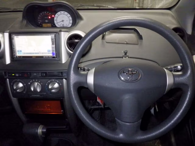 TOYOTA IST