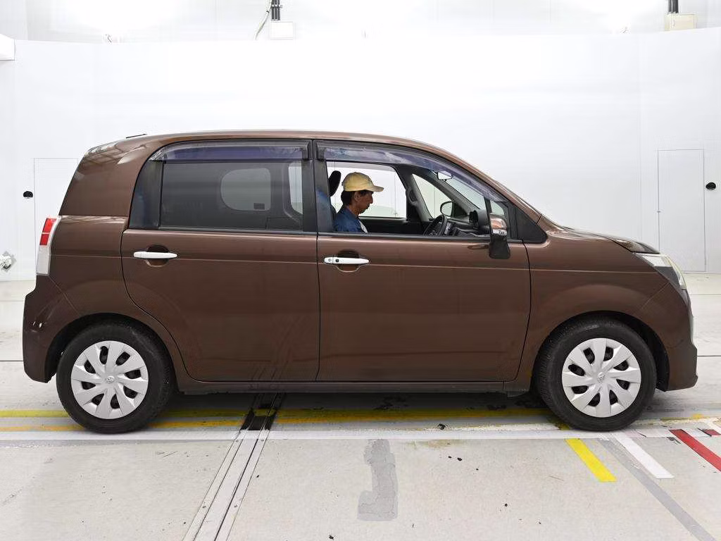 TOYOTA SPADE