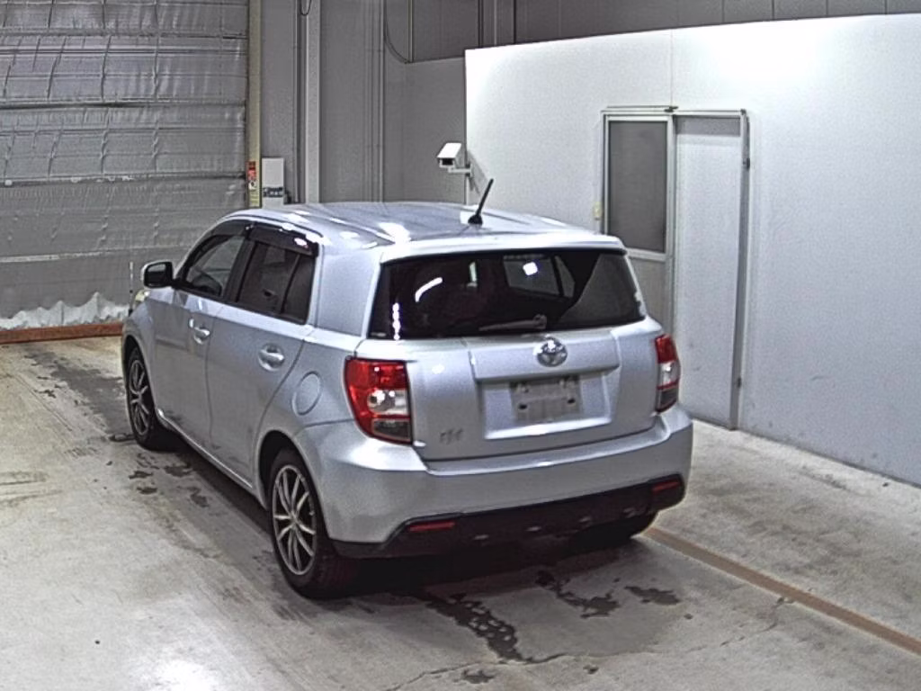 TOYOTA IST