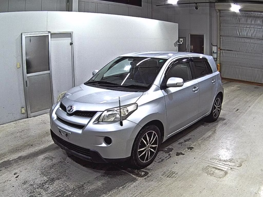TOYOTA IST