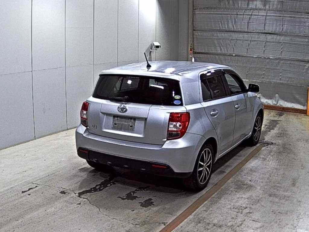 TOYOTA IST