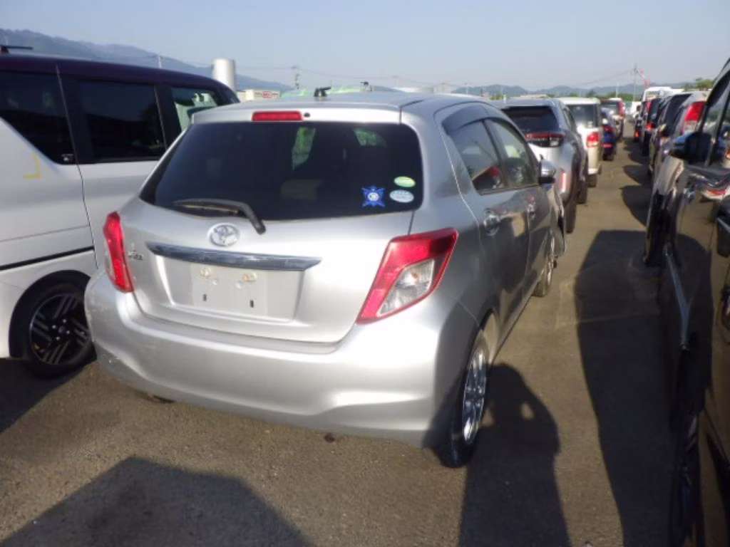 TOYOTA VITZ