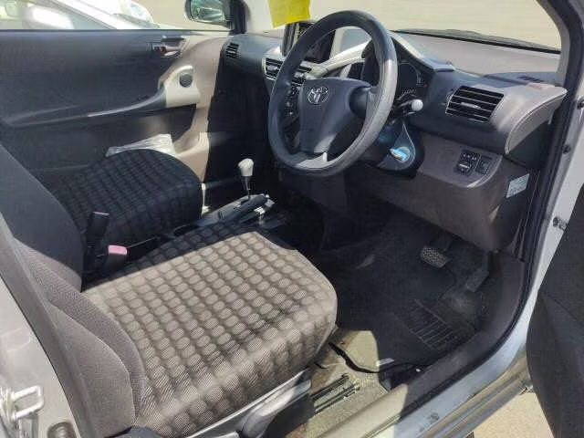 TOYOTA IQ