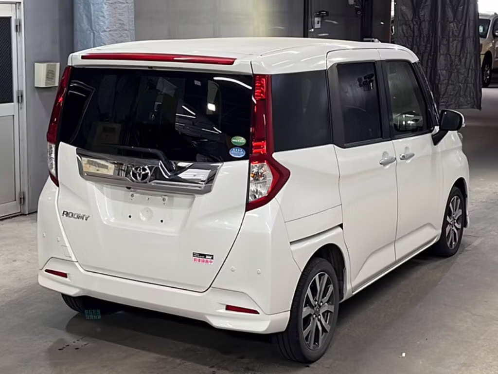 TOYOTA ROOMY