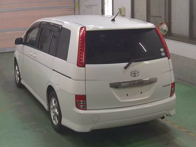 TOYOTA ISIS