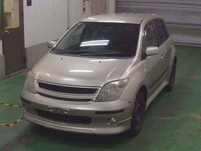 TOYOTA IST