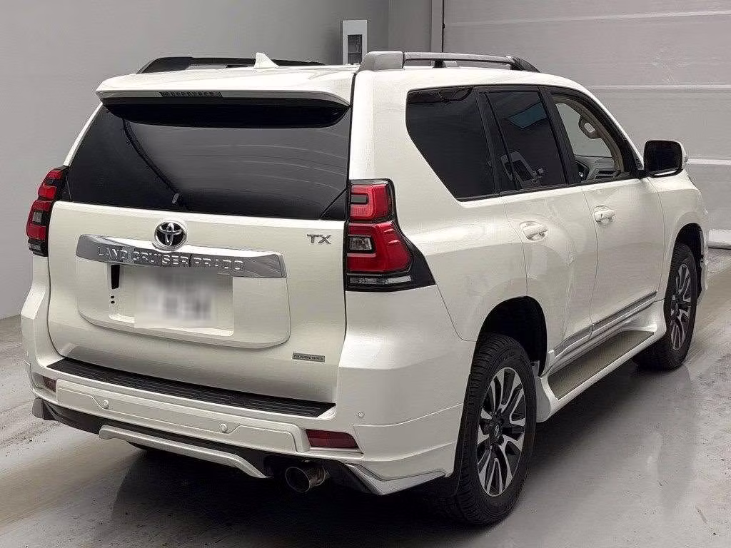 TOYOTA LAND CRUISER PRADO