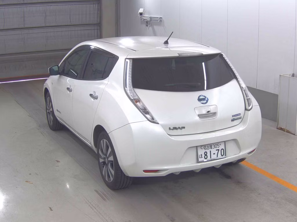 NISSAN LEAF