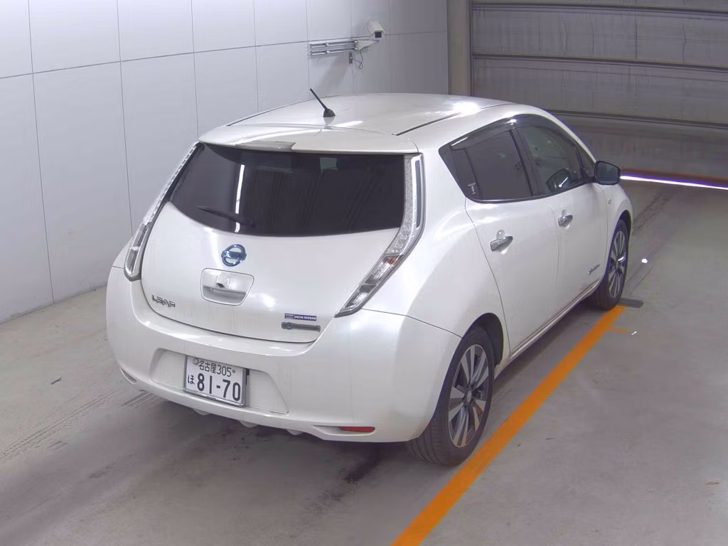 NISSAN LEAF