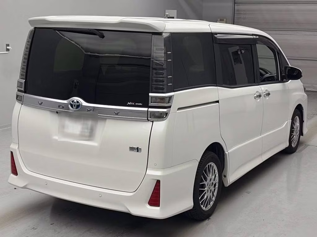 TOYOTA VOXY