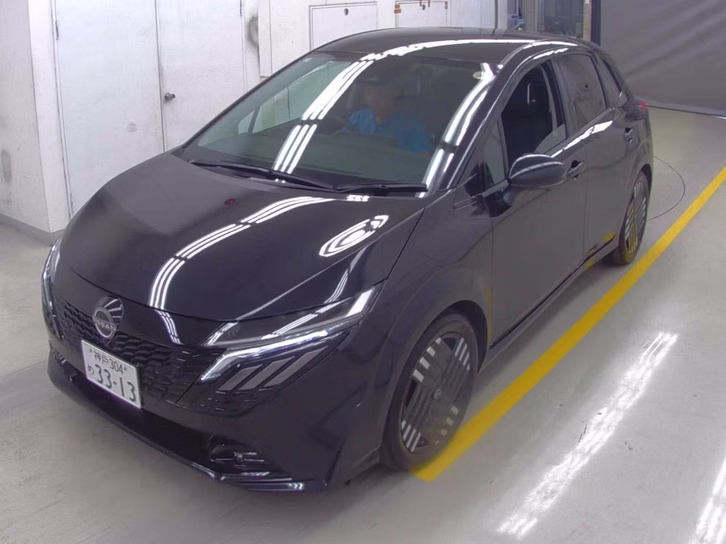 NISSAN AURA