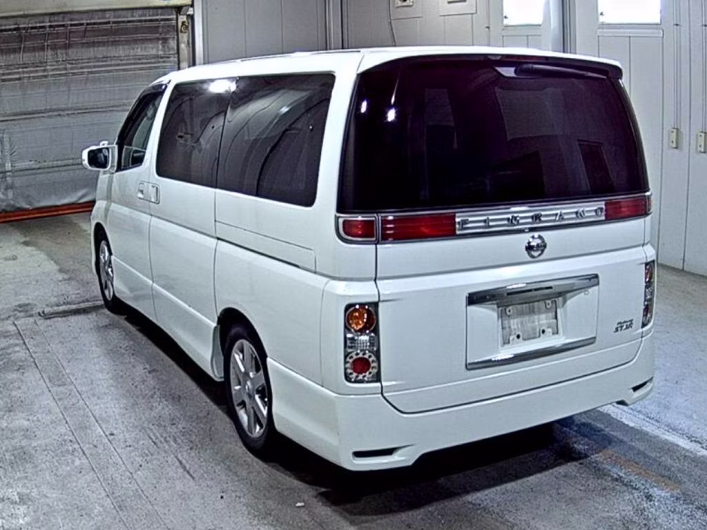 NISSAN ELGRAND