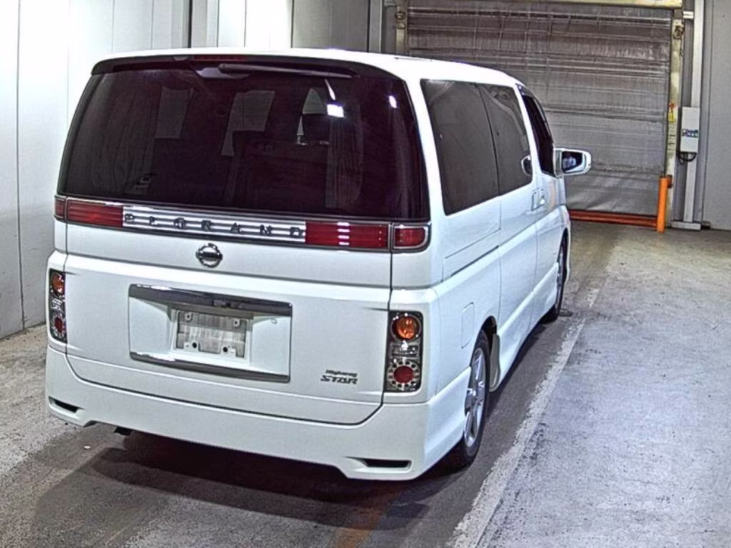 NISSAN ELGRAND