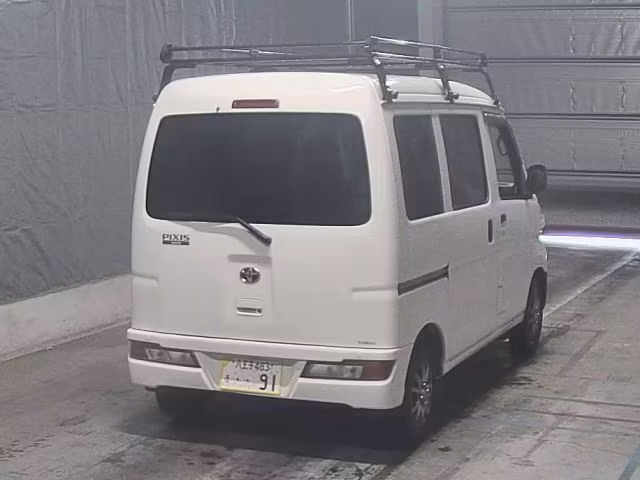TOYOTA PIXIS VAN