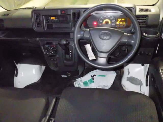 TOYOTA PIXIS VAN