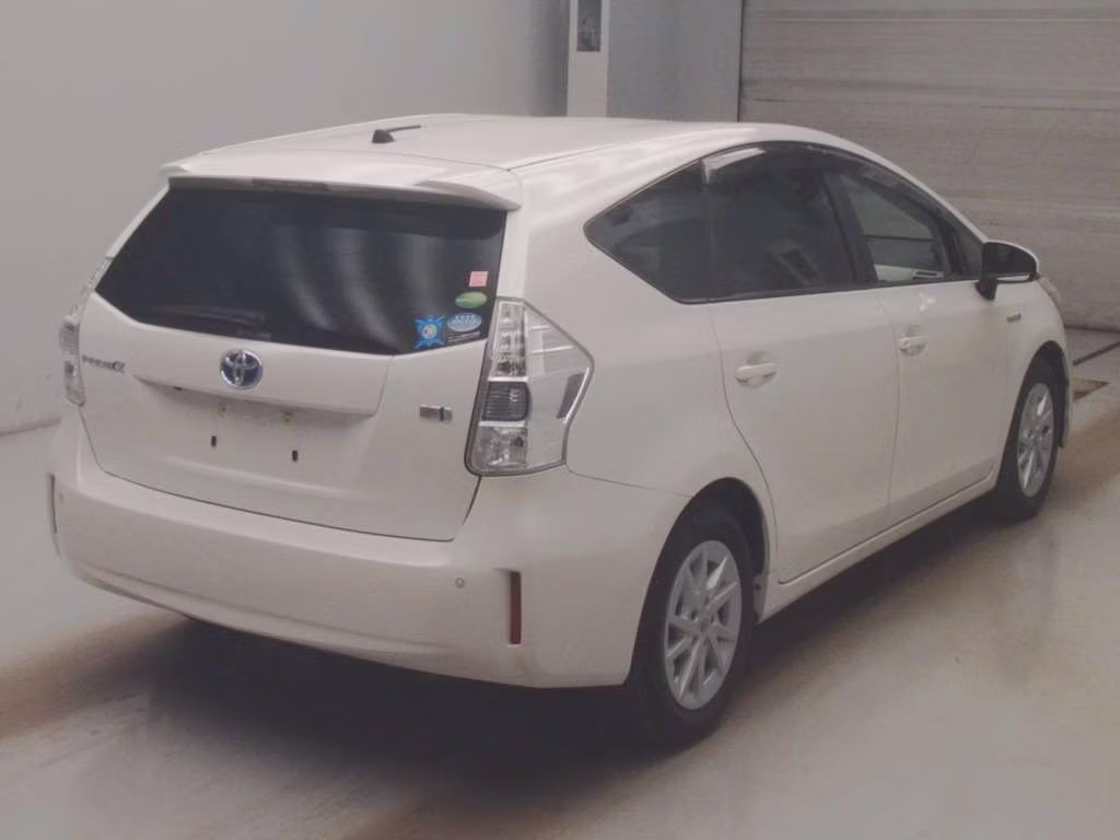 TOYOTA PRIUS ALPHA