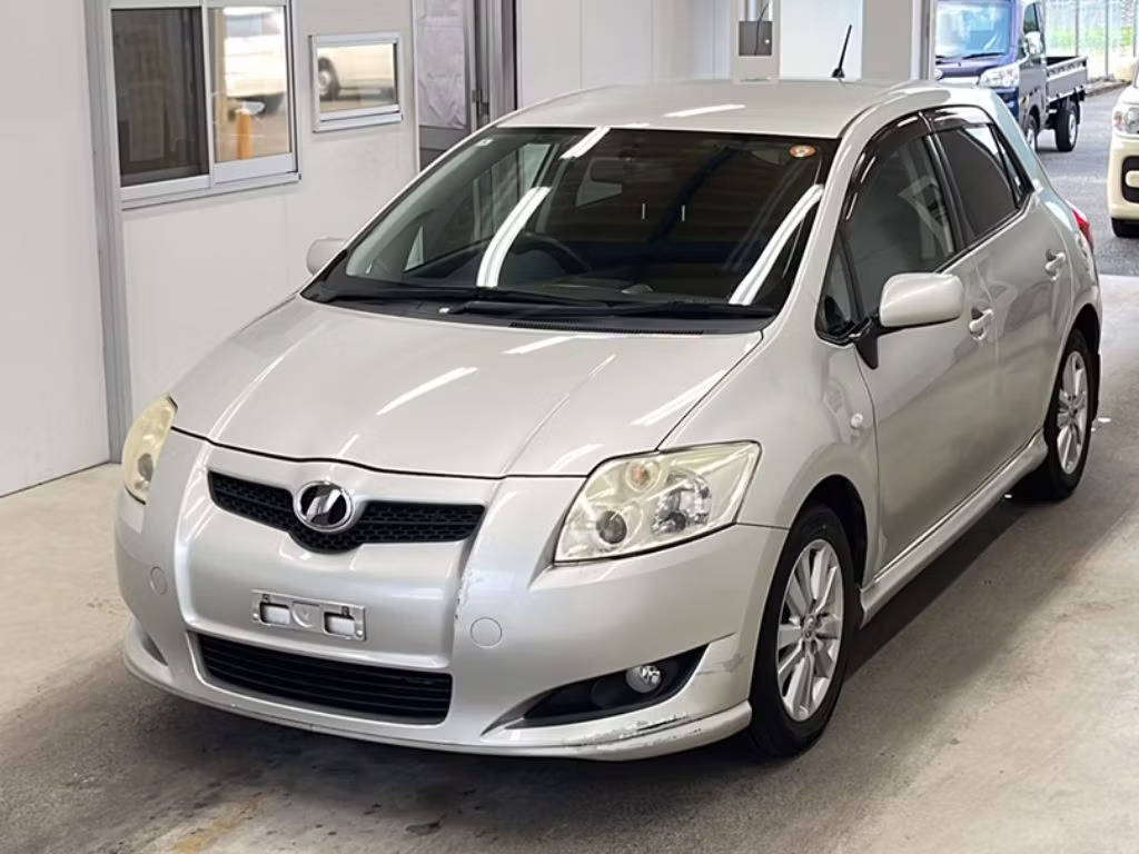 TOYOTA AURIS