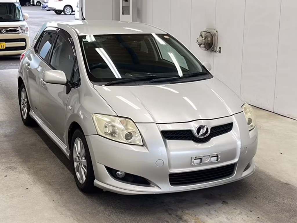TOYOTA AURIS