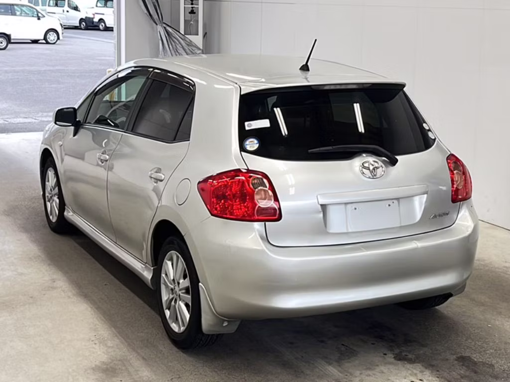 TOYOTA AURIS