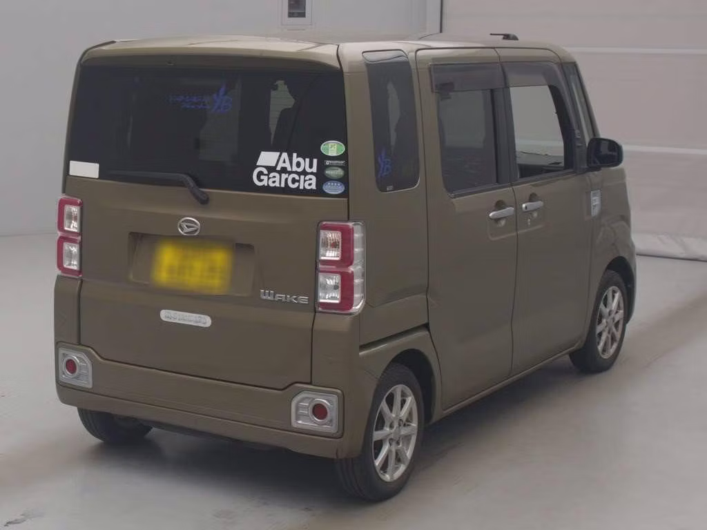DAIHATSU WAKE
