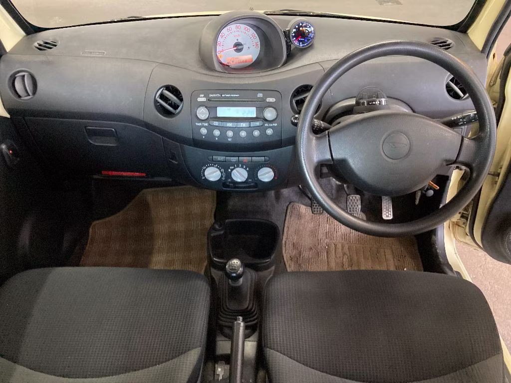 DAIHATSU ESSE