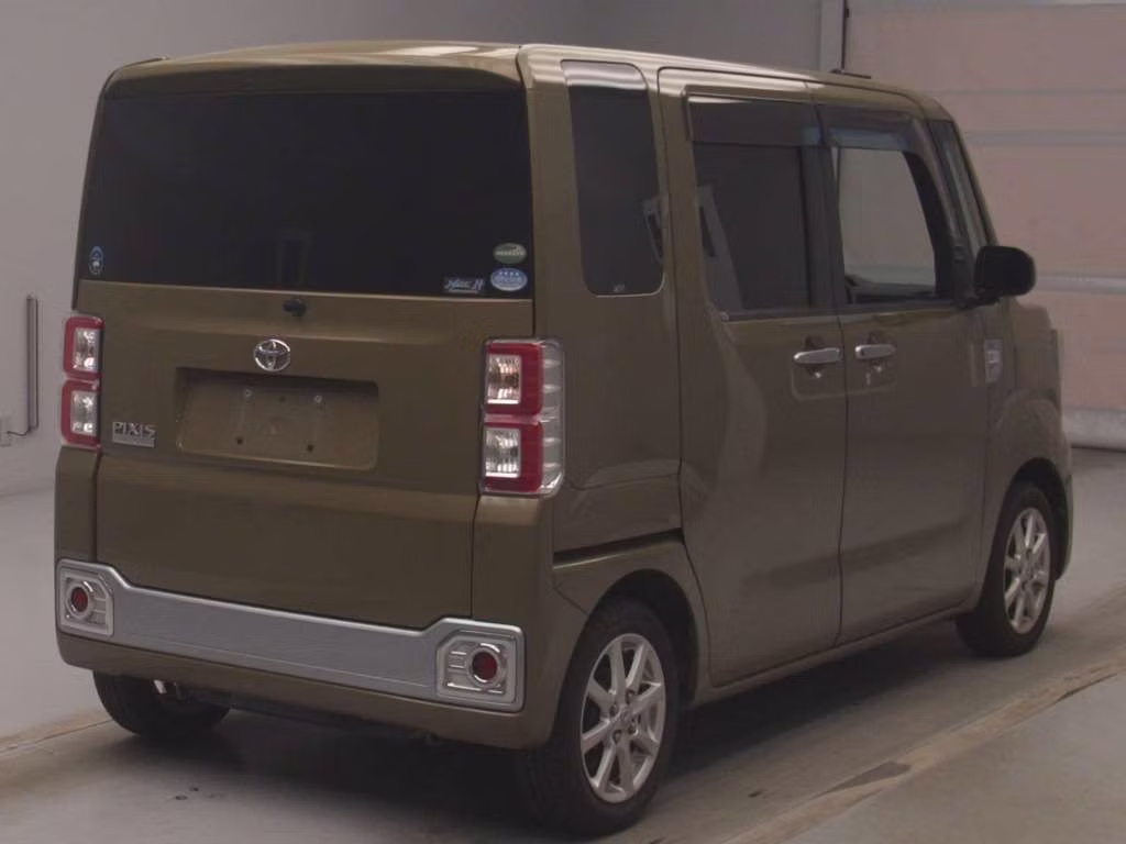 TOYOTA PIXIS MEGA