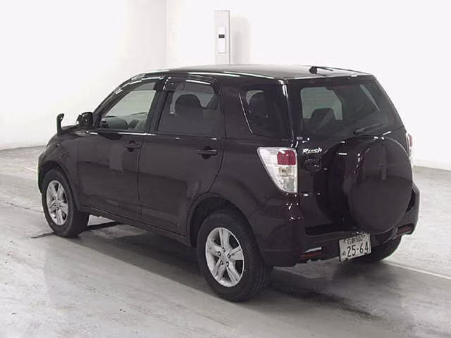 TOYOTA RUSH