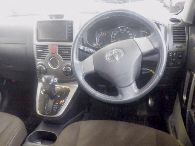 TOYOTA RUSH