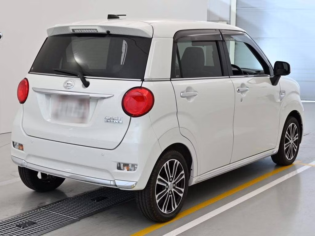 DAIHATSU CAST
