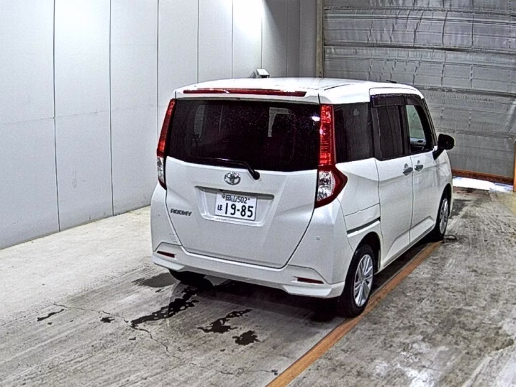 TOYOTA ROOMY