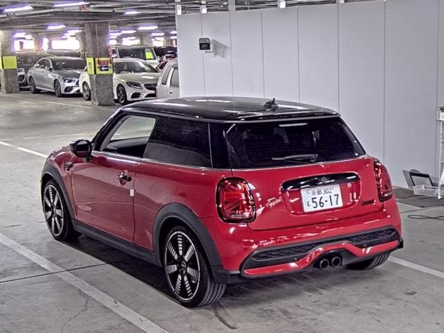MINI HATCH