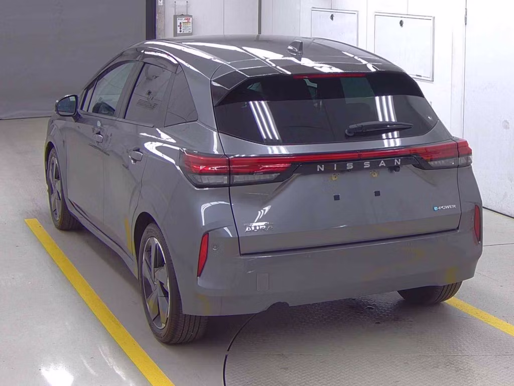 NISSAN AURA