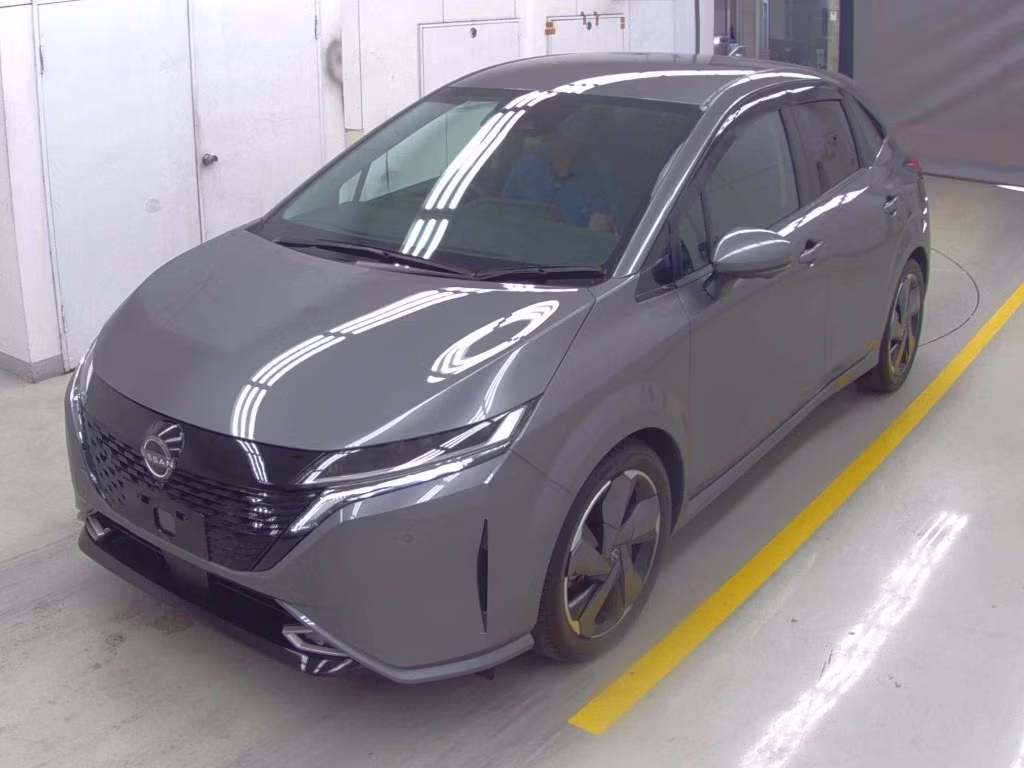 NISSAN AURA