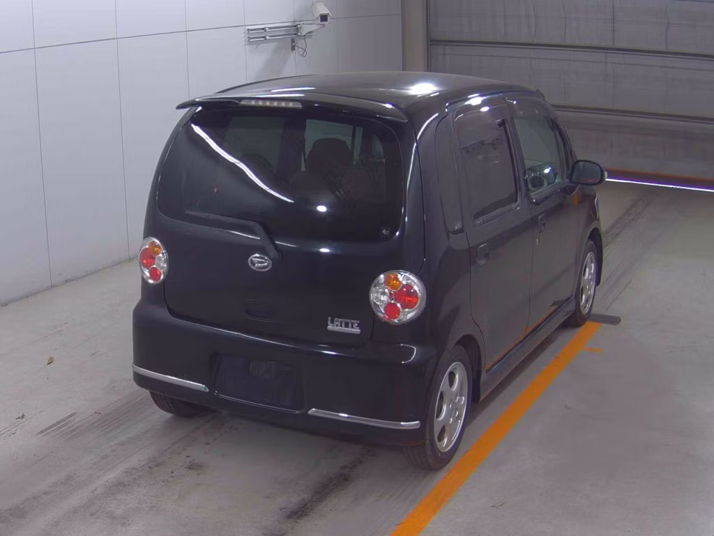 DAIHATSU MOVE LATTE