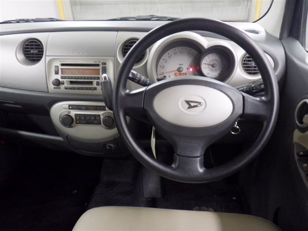 DAIHATSU MOVE LATTE