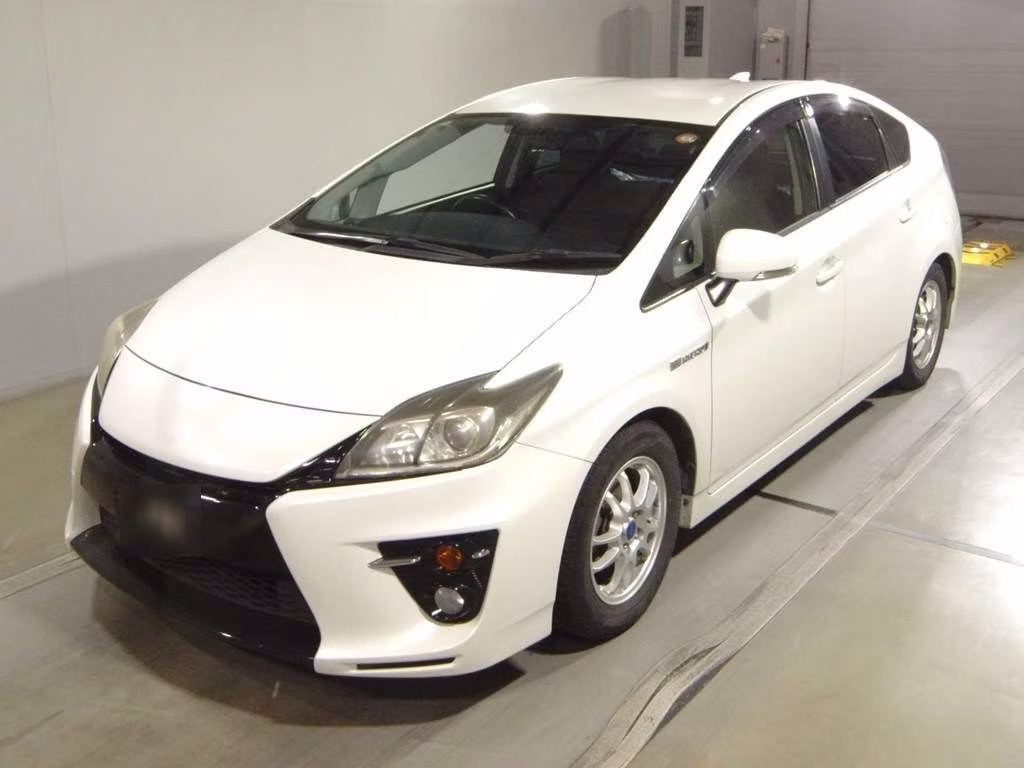 TOYOTA PRIUS
