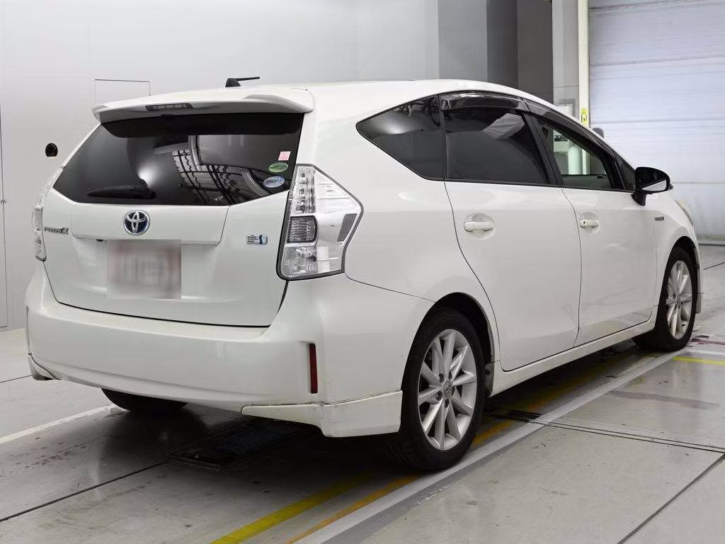 TOYOTA PRIUS ALPHA