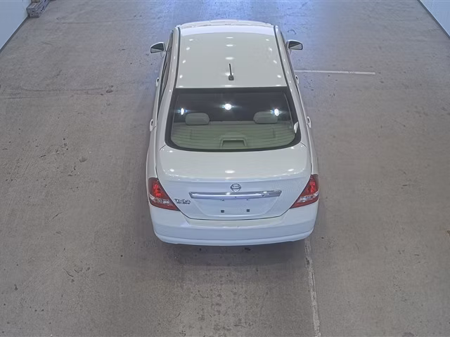 NISSAN TIIDA LATIO