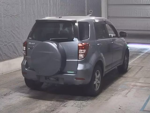 TOYOTA RUSH