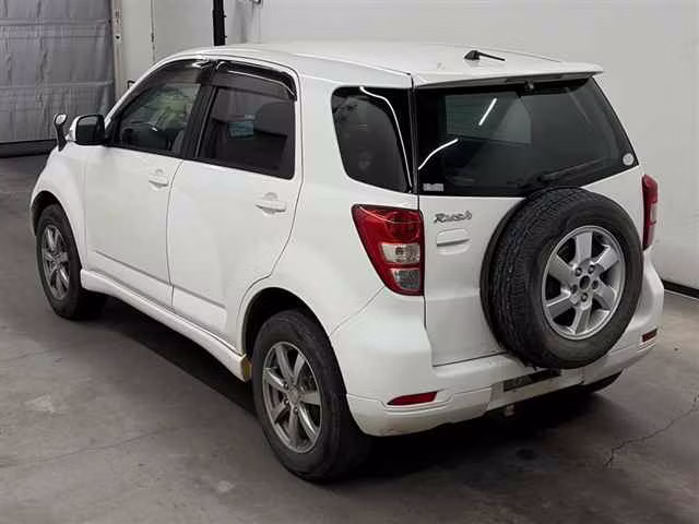 TOYOTA RUSH