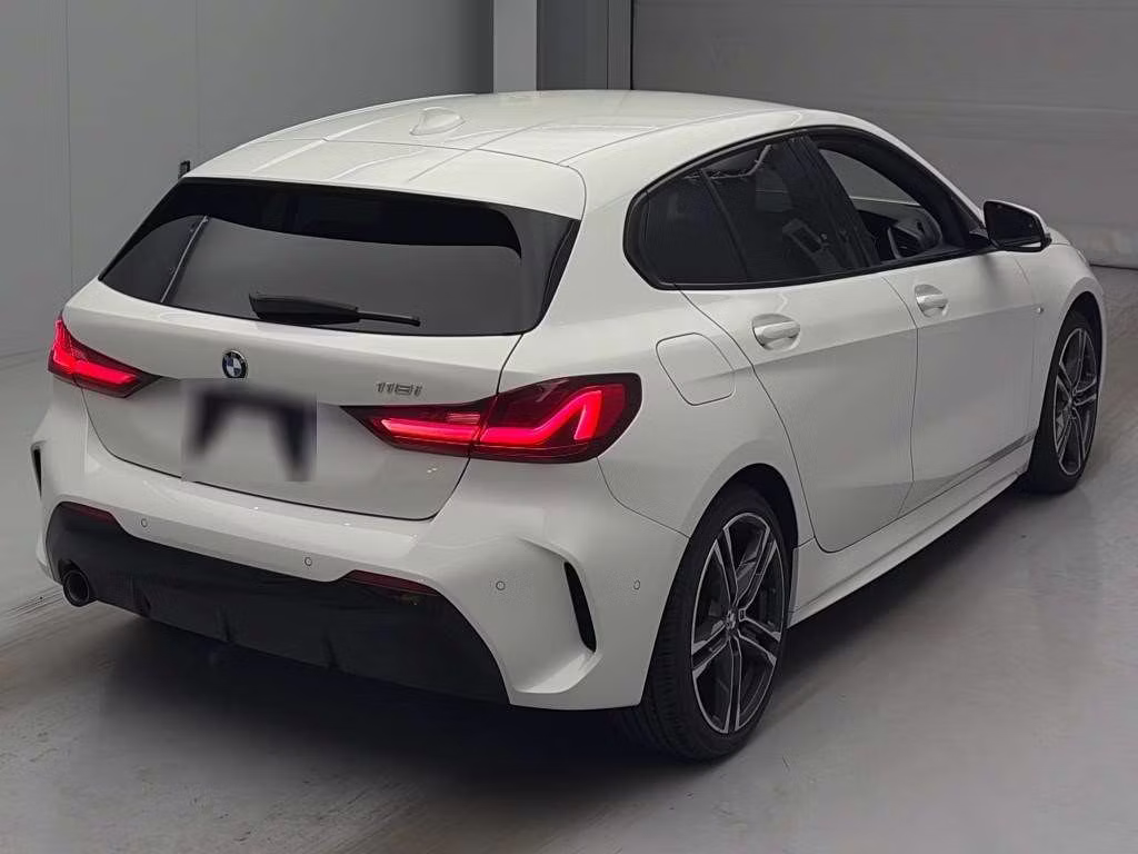 BMW 1-SERIES