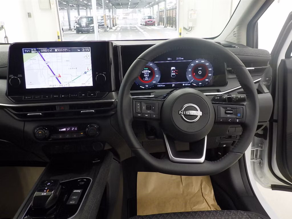 NISSAN AURA