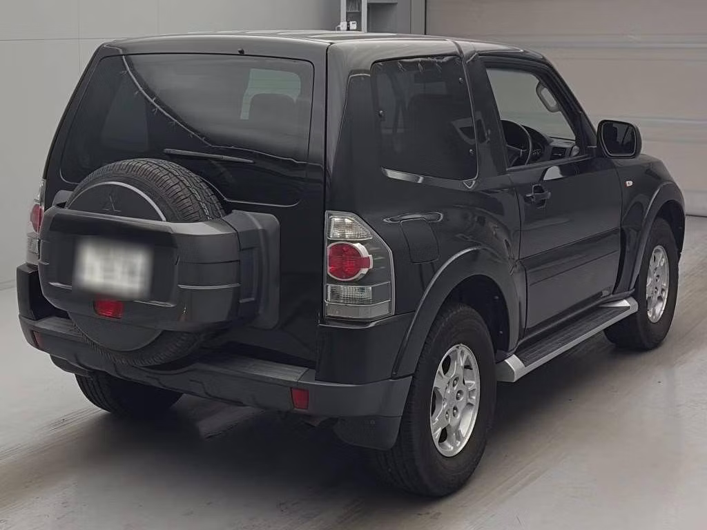 MITSUBISHI PAJERO
