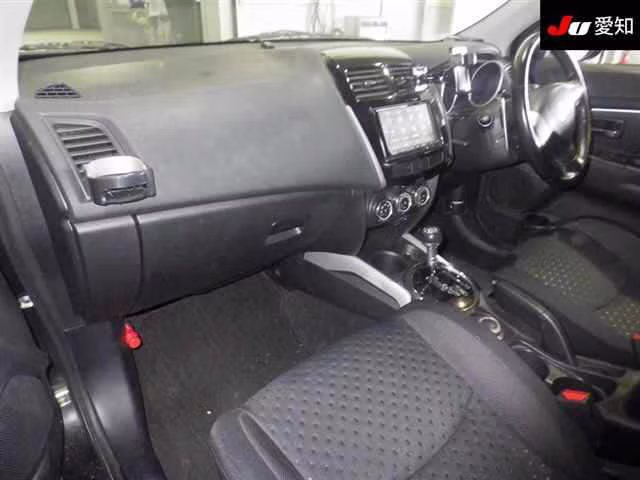 MITSUBISHI RVR