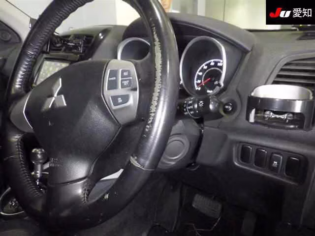 MITSUBISHI RVR