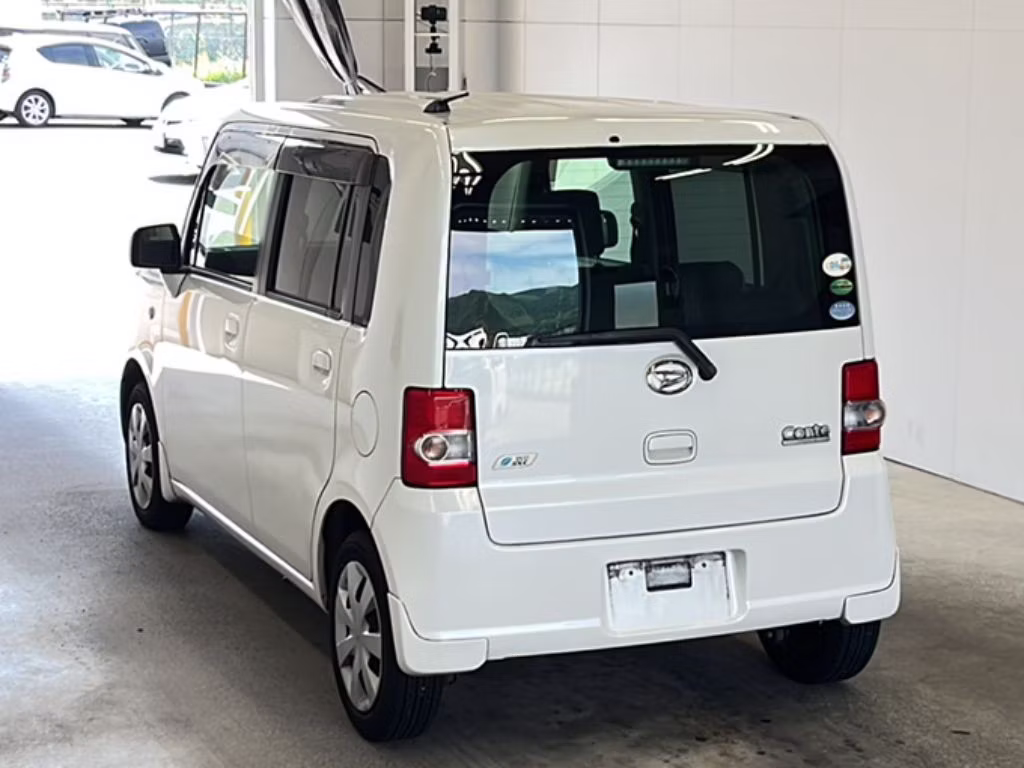 DAIHATSU MOVE CONTE