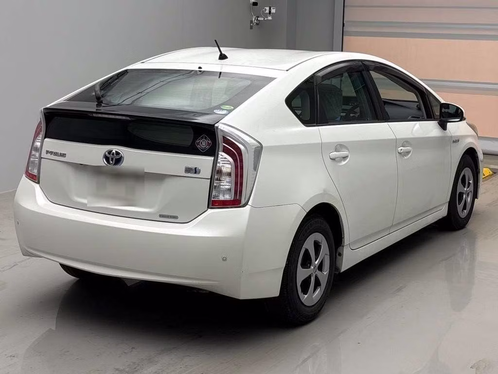TOYOTA PRIUS