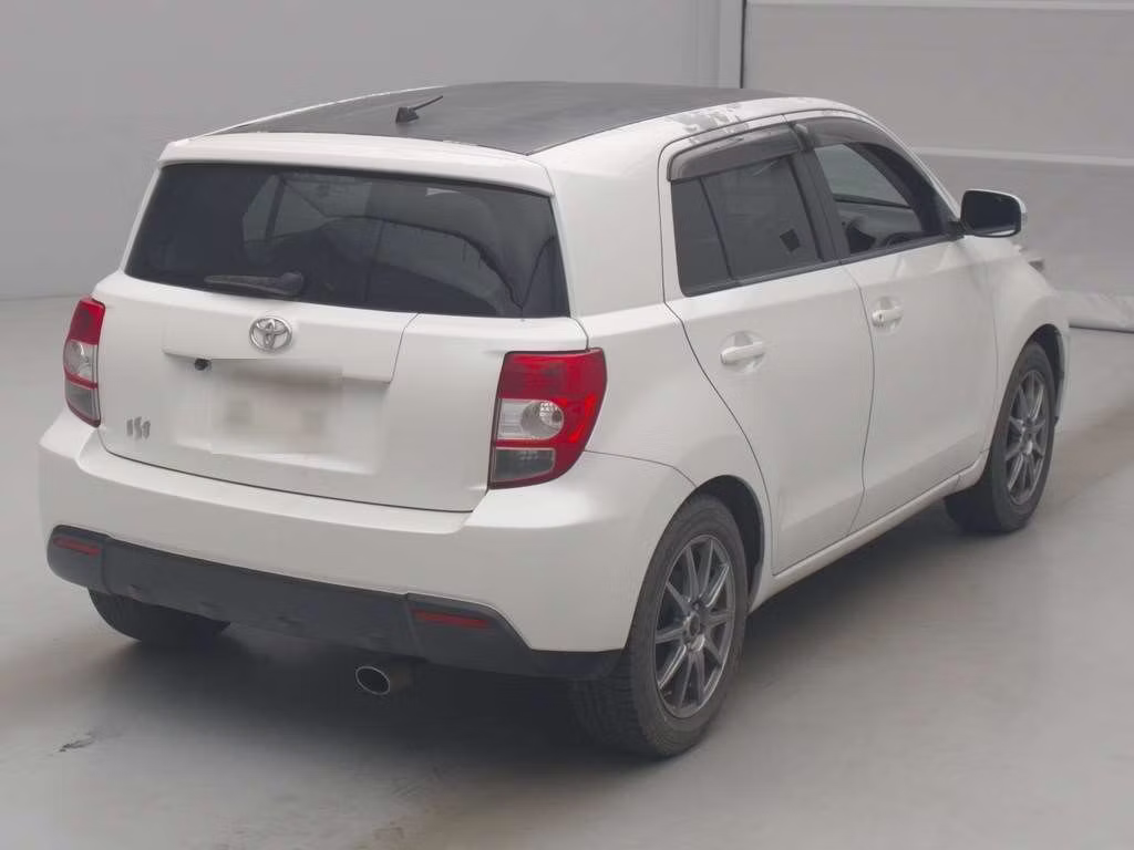 TOYOTA IST