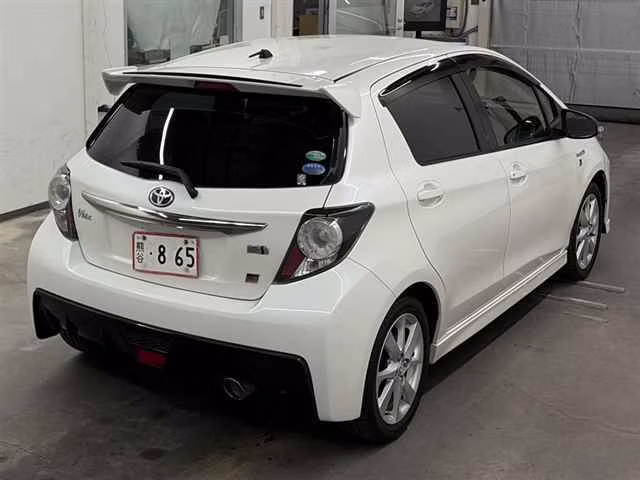 TOYOTA VITZ
