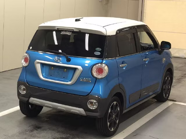 DAIHATSU CAST